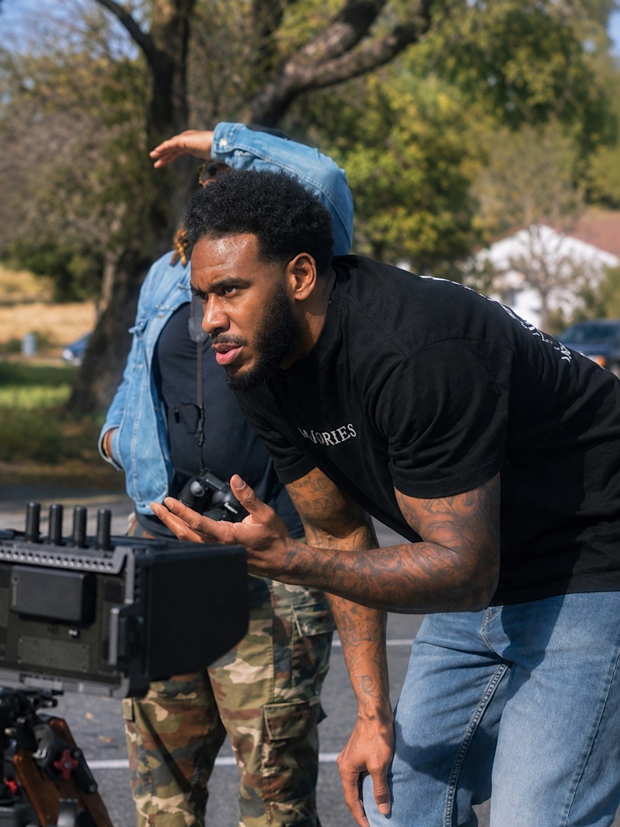 D'Angelo &ldquo;D'Lo&rdquo; Louis directing on set